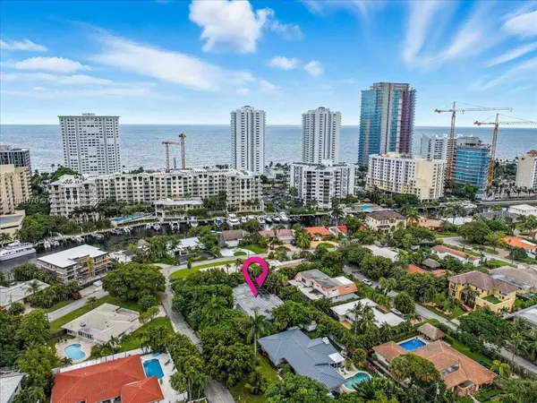 3260 Lakeview Dr, Pompano Beach, FL 33062