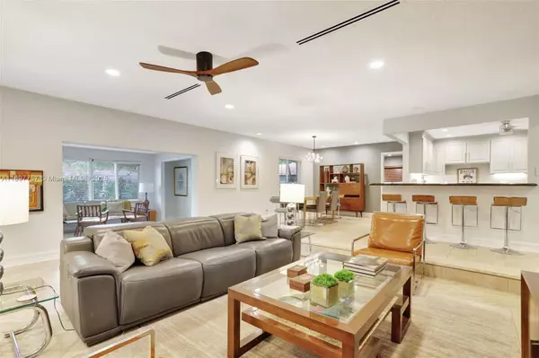 1128 W Cypress Dr #V-15, Pompano Beach, FL 33069