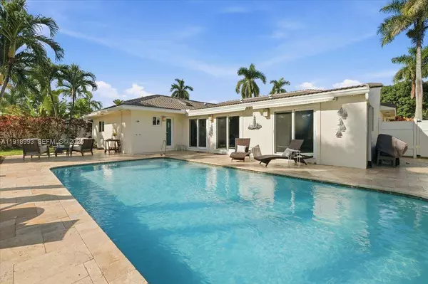 2662 NE 3rd St, Pompano Beach, FL 33062