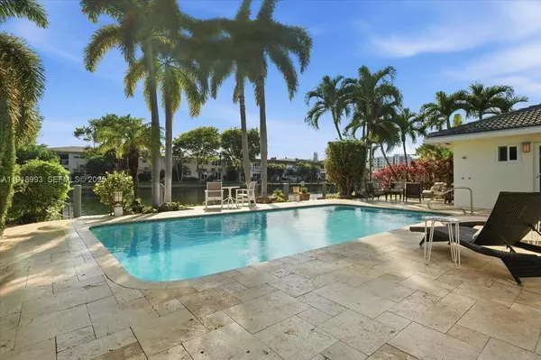 2662 NE 3rd St, Pompano Beach, FL 33062