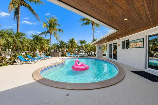 1020 NE 27th Ave, Pompano Beach, FL 33062
