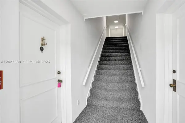 130 Cypress Club Dr #302, Pompano Beach, FL 33060