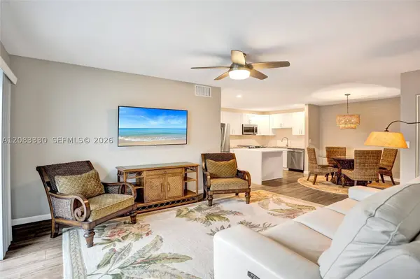 130 Cypress Club Dr #302, Pompano Beach, FL 33060