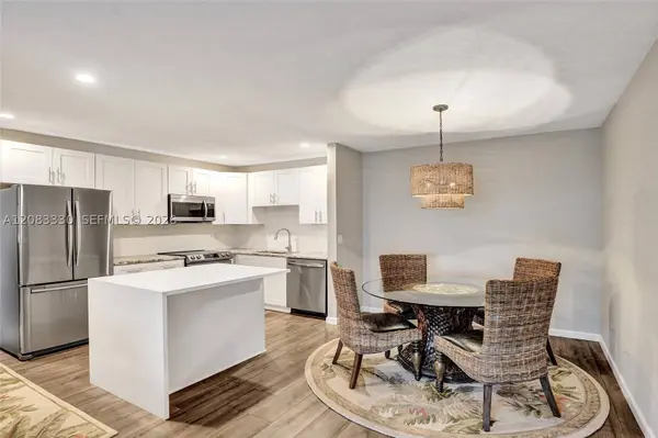 130 Cypress Club Dr #302, Pompano Beach, FL 33060