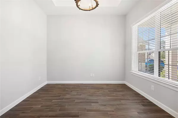 350 Westlake Terrace DR, Conroe, TX 77304