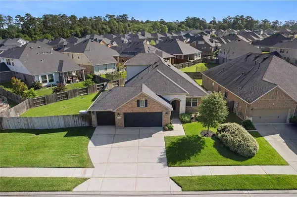 350 Westlake Terrace DR, Conroe, TX 77304