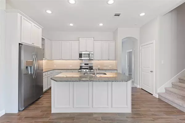 350 Westlake Terrace DR, Conroe, TX 77304