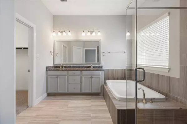 350 Westlake Terrace DR, Conroe, TX 77304