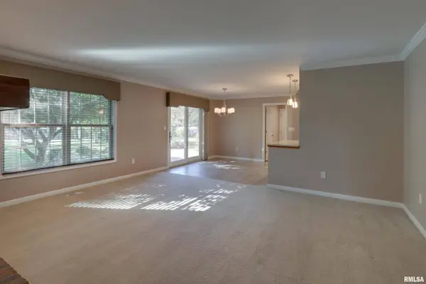 2922 Scotia TRL, Quincy, IL 62301