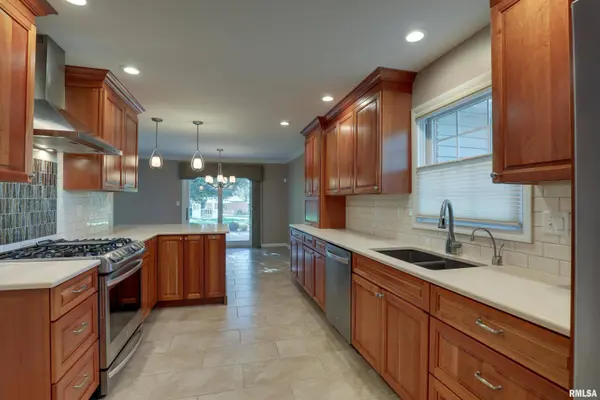 2922 Scotia TRL, Quincy, IL 62301