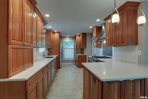 2922 Scotia TRL, Quincy, IL 62301