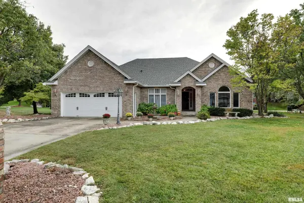 620 Birdie LN, Quincy, IL 62305