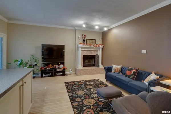 620 Birdie LN, Quincy, IL 62305