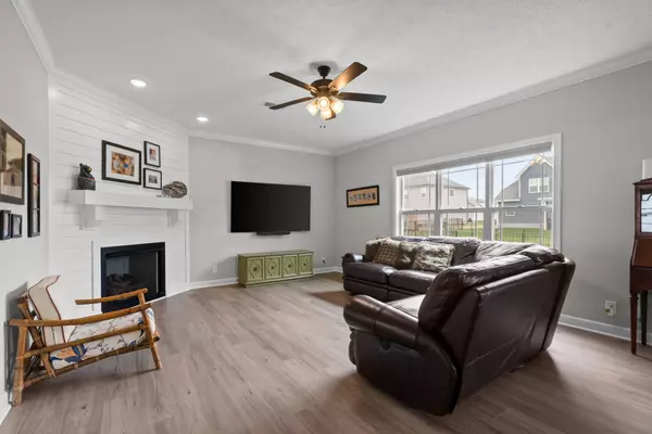 1135 Chagford Dr, Clarksville, TN 37043