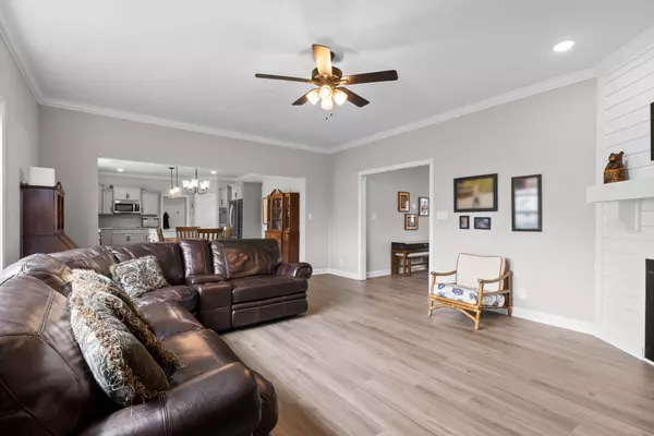 1135 Chagford Dr, Clarksville, TN 37043