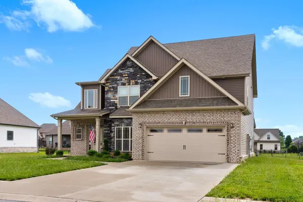 537 Bowden Dr, Clarksville, TN 37043