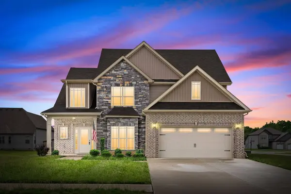 537 Bowden Dr, Clarksville, TN 37043