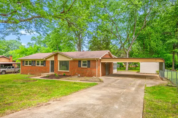 206 Maplewood Dr, Clarksville, TN 37042