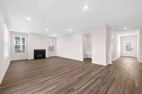 887 Bur Oak Ct, Clarksville, TN 37043