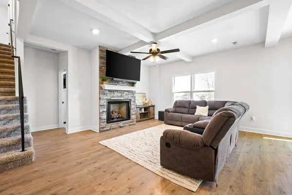 239 Donegal Dr, Clarksville, TN 37042