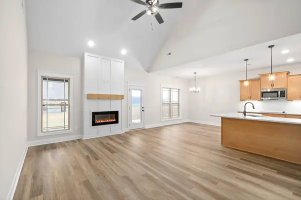 218 Harvest Moon Dr, Clarksville, TN 37043