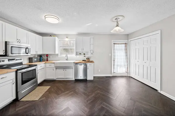 710 Donna Ct, Clarksville, TN 37042