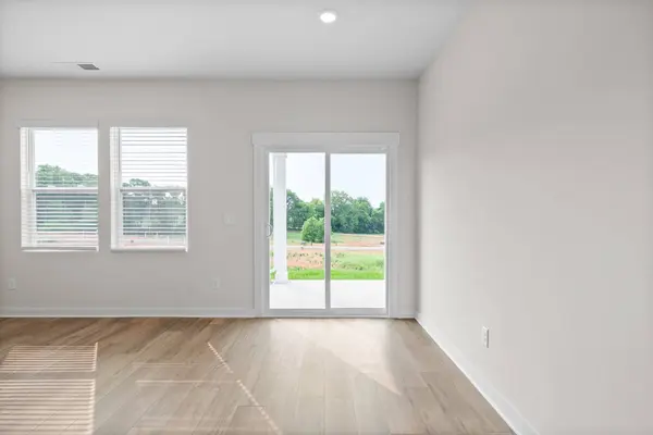 319 Lacewing Ln, Clarksville, TN 37043