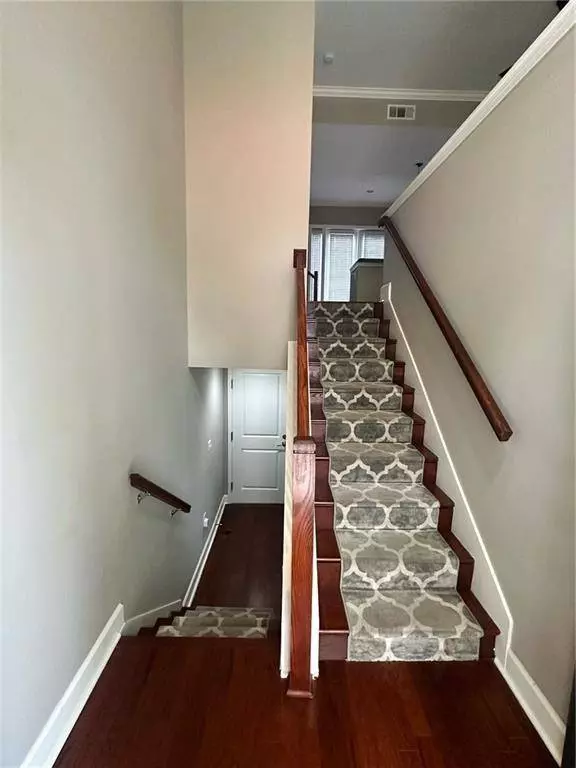 726 Cosmopolitan DR NE, Atlanta, GA 30324