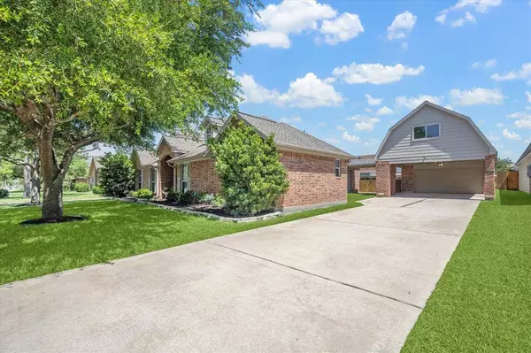 11303 Freestone AVE, Pearland, TX 77584