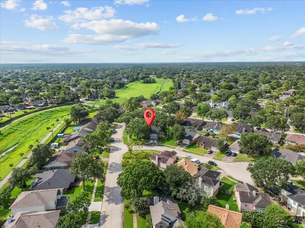 15830 Saint Lawrence CIR, Friendswood, TX 77546