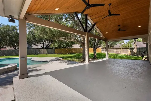 15830 Saint Lawrence CIR, Friendswood, TX 77546