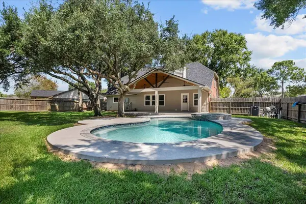 15830 Saint Lawrence CIR, Friendswood, TX 77546