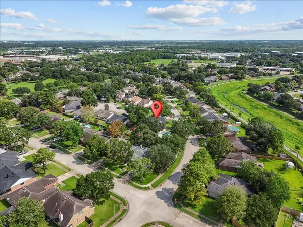 15830 Saint Lawrence CIR, Friendswood, TX 77546