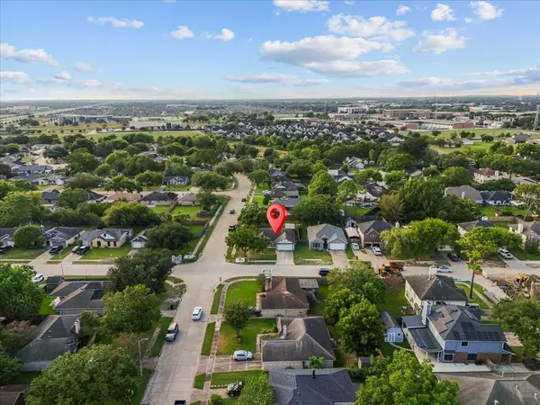 3730 Brookwood DR, La Porte, TX 77571