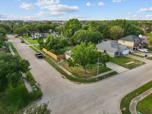 3730 Brookwood DR, La Porte, TX 77571