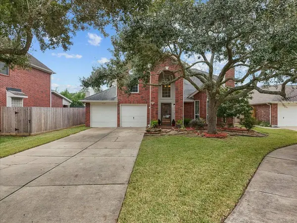 15514 Contender LN, Friendswood, TX 77546