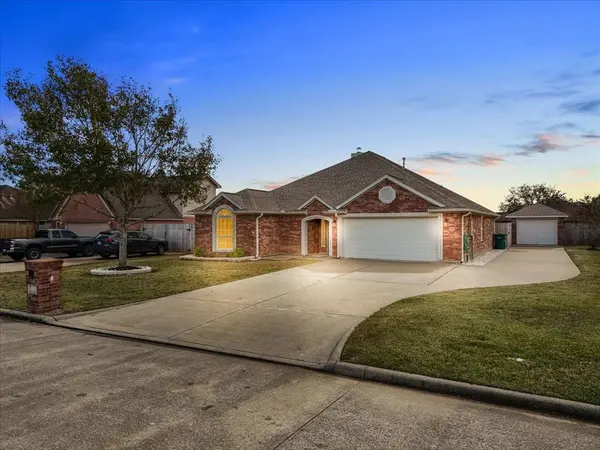 12 Prairie Knoll DR, Santa Fe, TX 77510