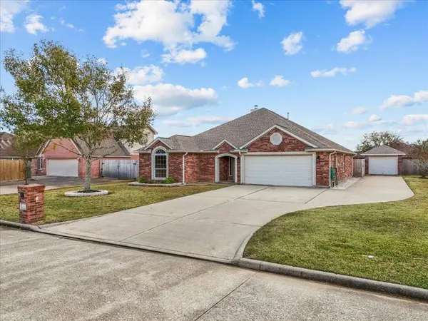 12 Prairie Knoll DR, Santa Fe, TX 77510