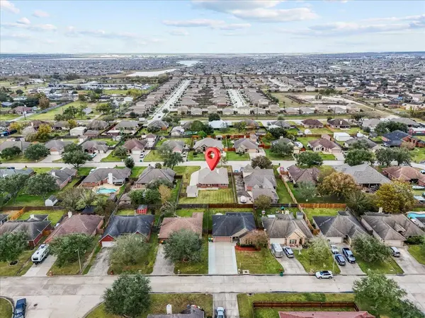 12 Prairie Knoll DR, Santa Fe, TX 77510