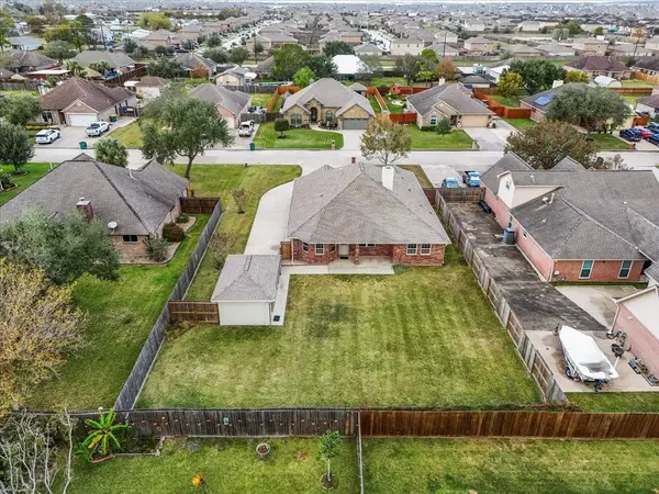 12 Prairie Knoll DR, Santa Fe, TX 77510