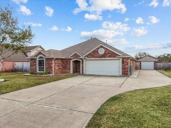 12 Prairie Knoll DR, Santa Fe, TX 77510