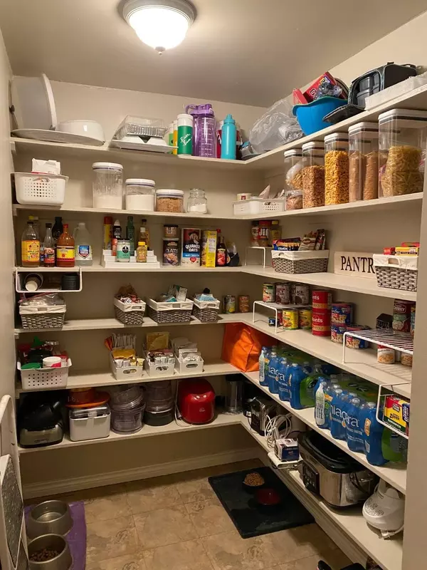 16107 Tibet RD, Friendswood, TX 77546