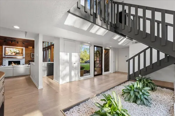 16034 Mesa Verde DR, Houston, TX 77059