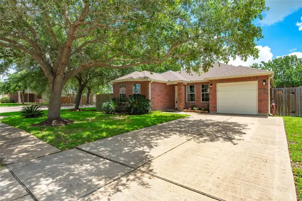 5501 Rio Sabinas ST, Rosharon, TX 77583