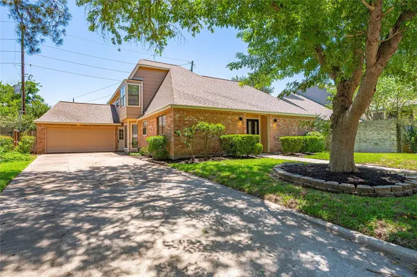 911 Montview DR, Katy, TX 77450