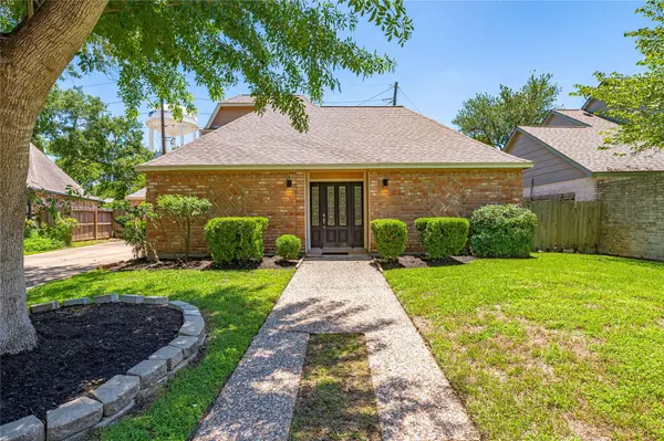 911 Montview DR, Katy, TX 77450
