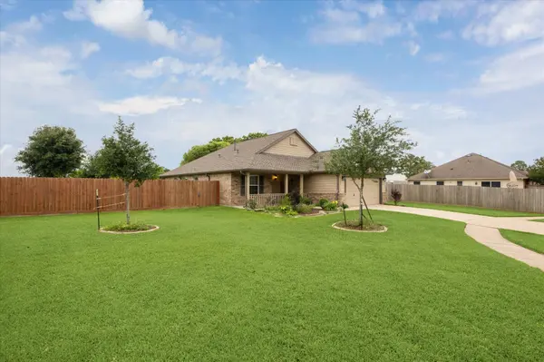 3402 Fox CT, Pearland, TX 77581