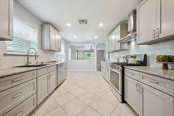 3402 Fox CT, Pearland, TX 77581