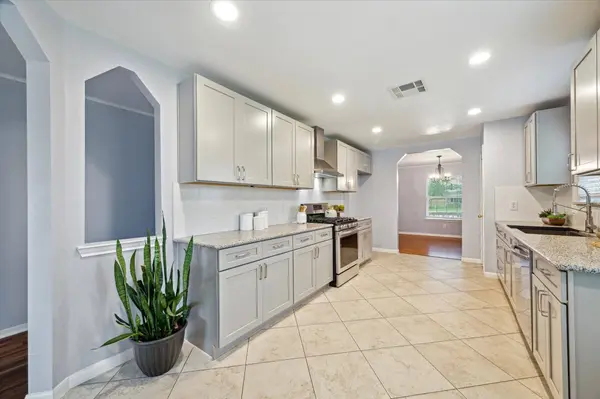 3402 Fox CT, Pearland, TX 77581