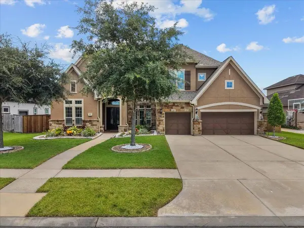 1817 Eagle Creek DR, Friendswood, TX 77546